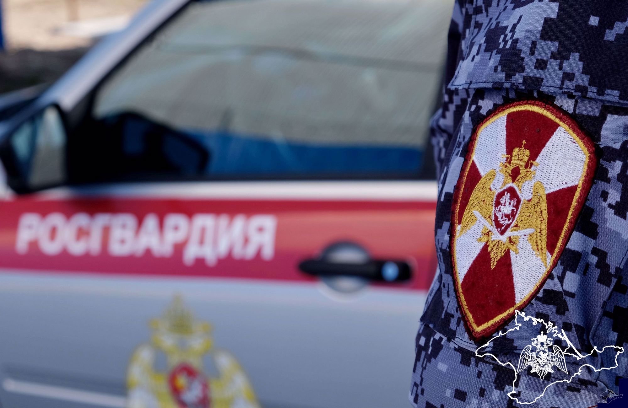 В Симферополе пьяный мужчина с наркотиками устроил дебош в магазине></div>
	<div class=