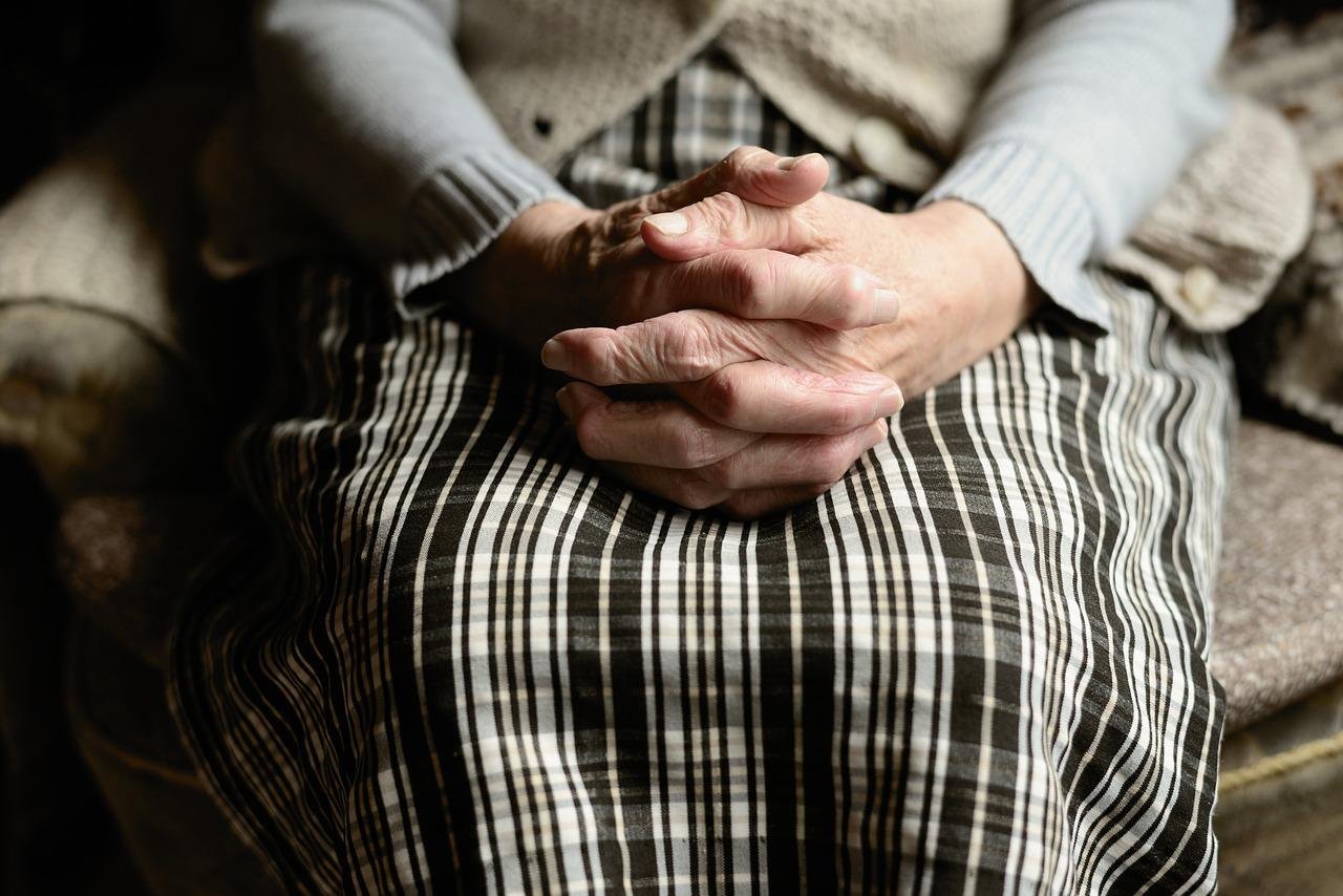 85-летняя женщина в Севастополе заплатила лже-полицейскому за «освобождение» сына></div>
	<div class=