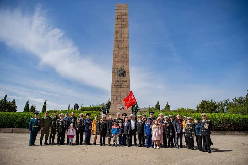 В Севастополе почтили память защитников города, погибших в годы ВОВ
