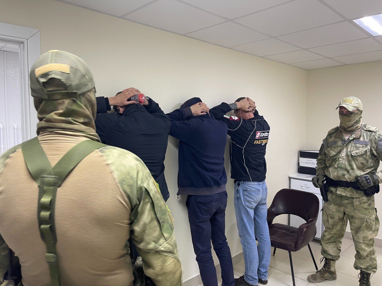 В Севастополе задержали более 10 молодых людей под воздействием наркотиков></div>
	<div class=