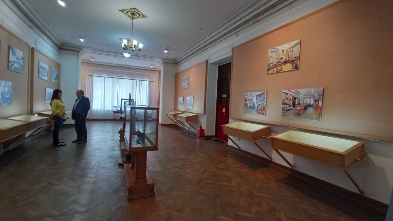 В Севастополе открылась выставка сокровищ Черноморского флота></div>
	<div class=