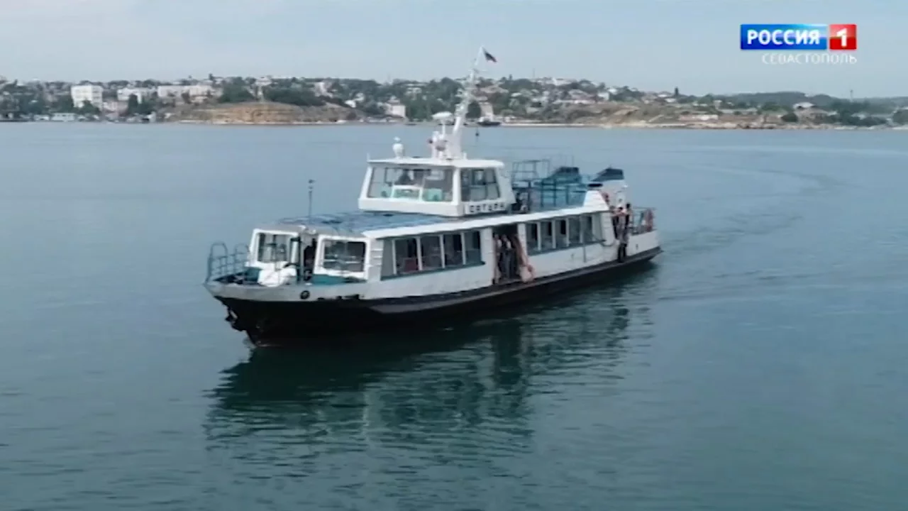 Паромы и катера в Севастополе не ходят, рейд перекрыт></div>
	<div class=