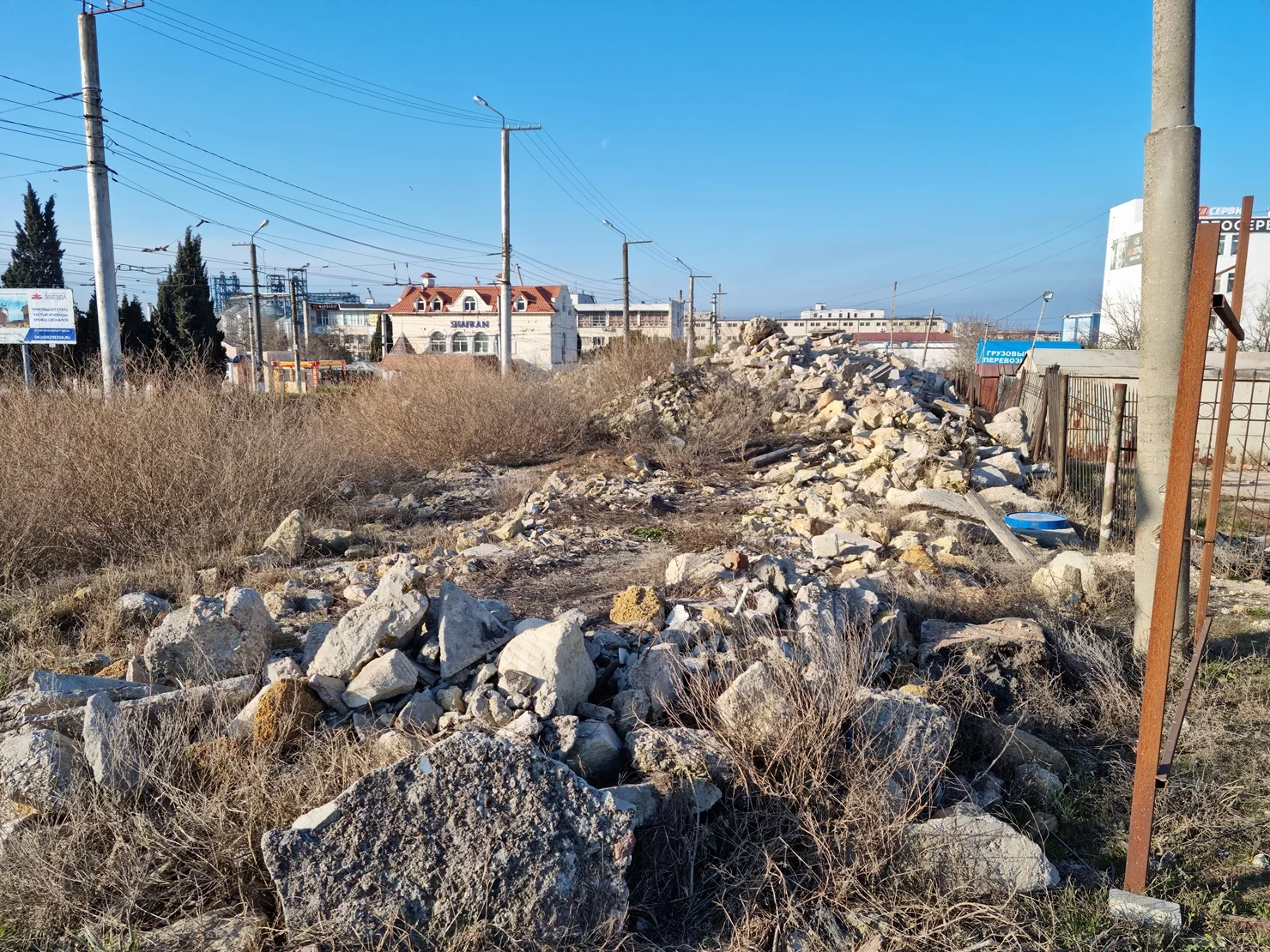 Прокуратура требует убрать незаконную свалку в Гагаринском районе Севастополя></div>
	<div class=