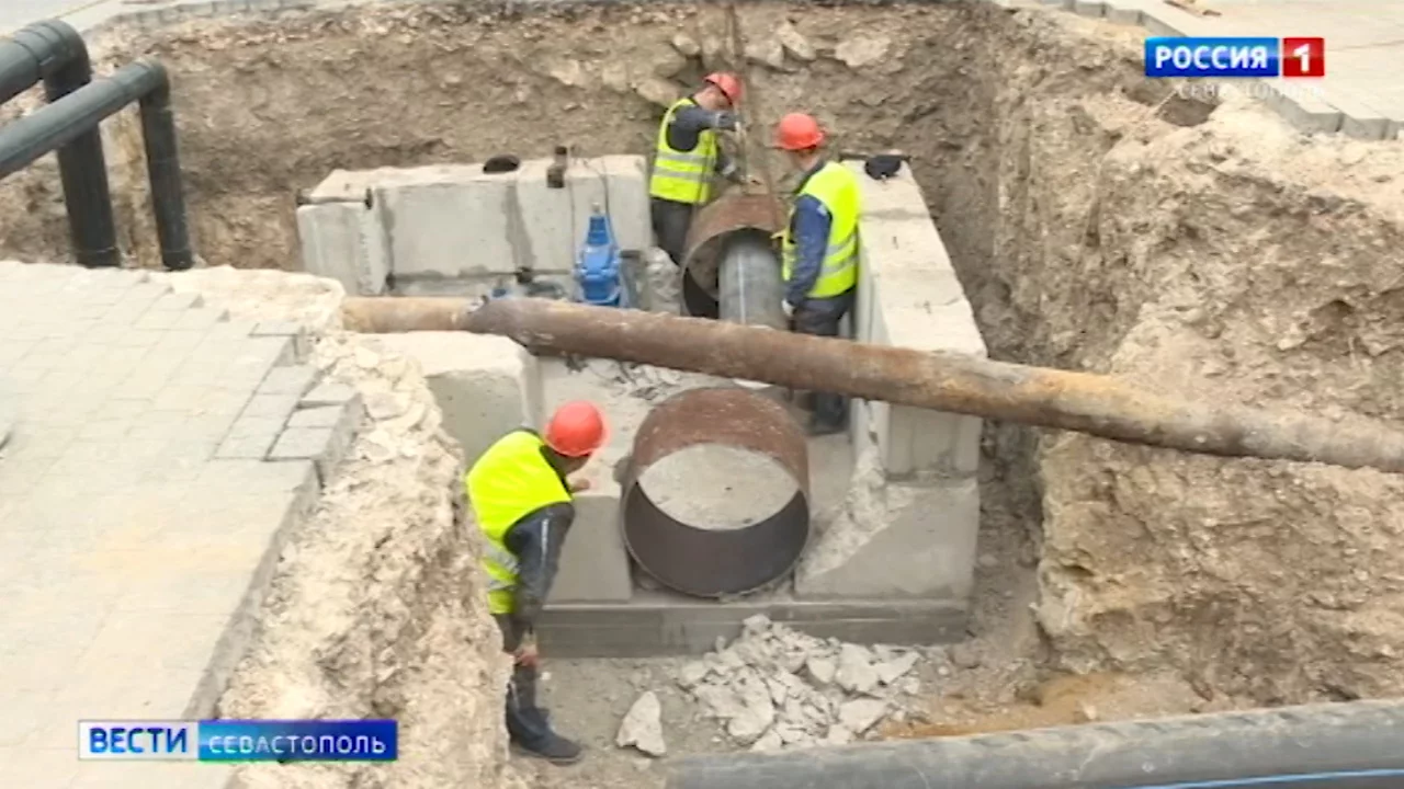 В Севастополе ремонтируют водовод, снабжающий сразу три района></div>
	<div class=