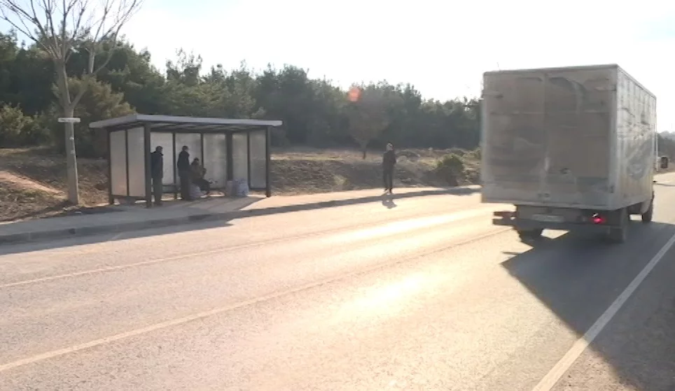 В Севастополе на Фиолентовском шоссе устанавливают новые остановочные павильоны></div>
	<div class=