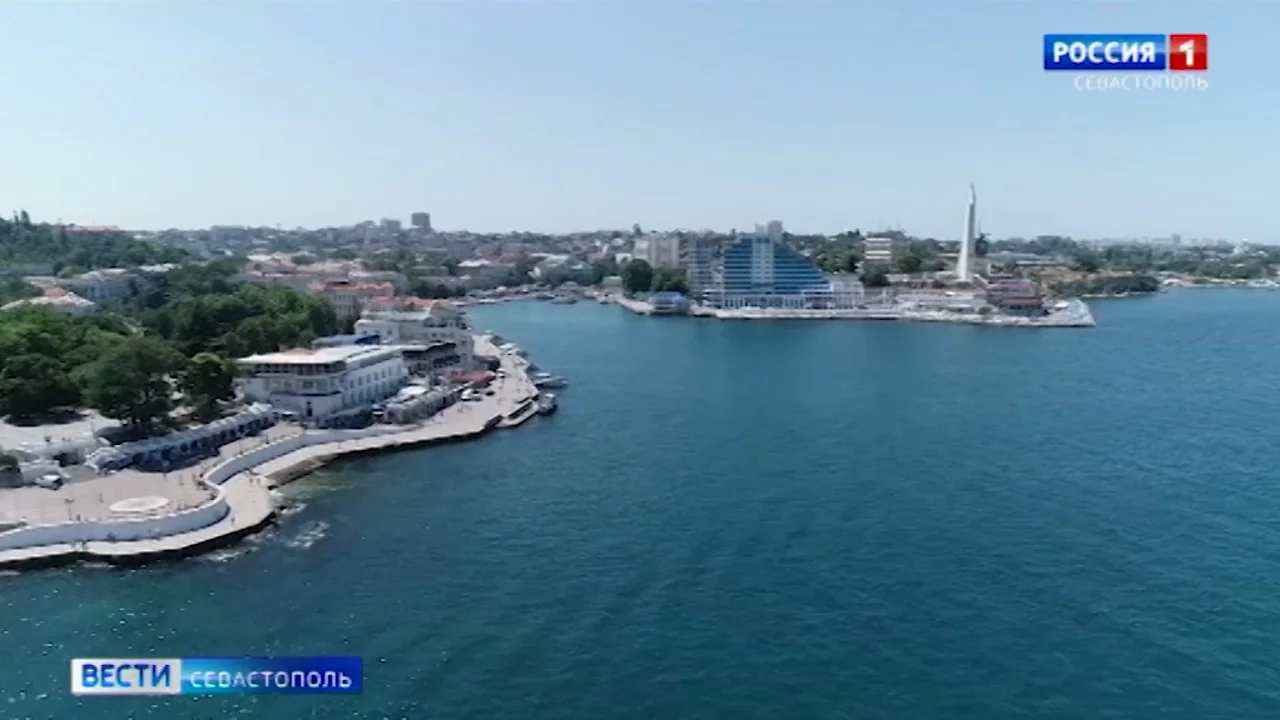 В Севастополе паром сошёл с линии по техническим причинам></div>
	<div class=