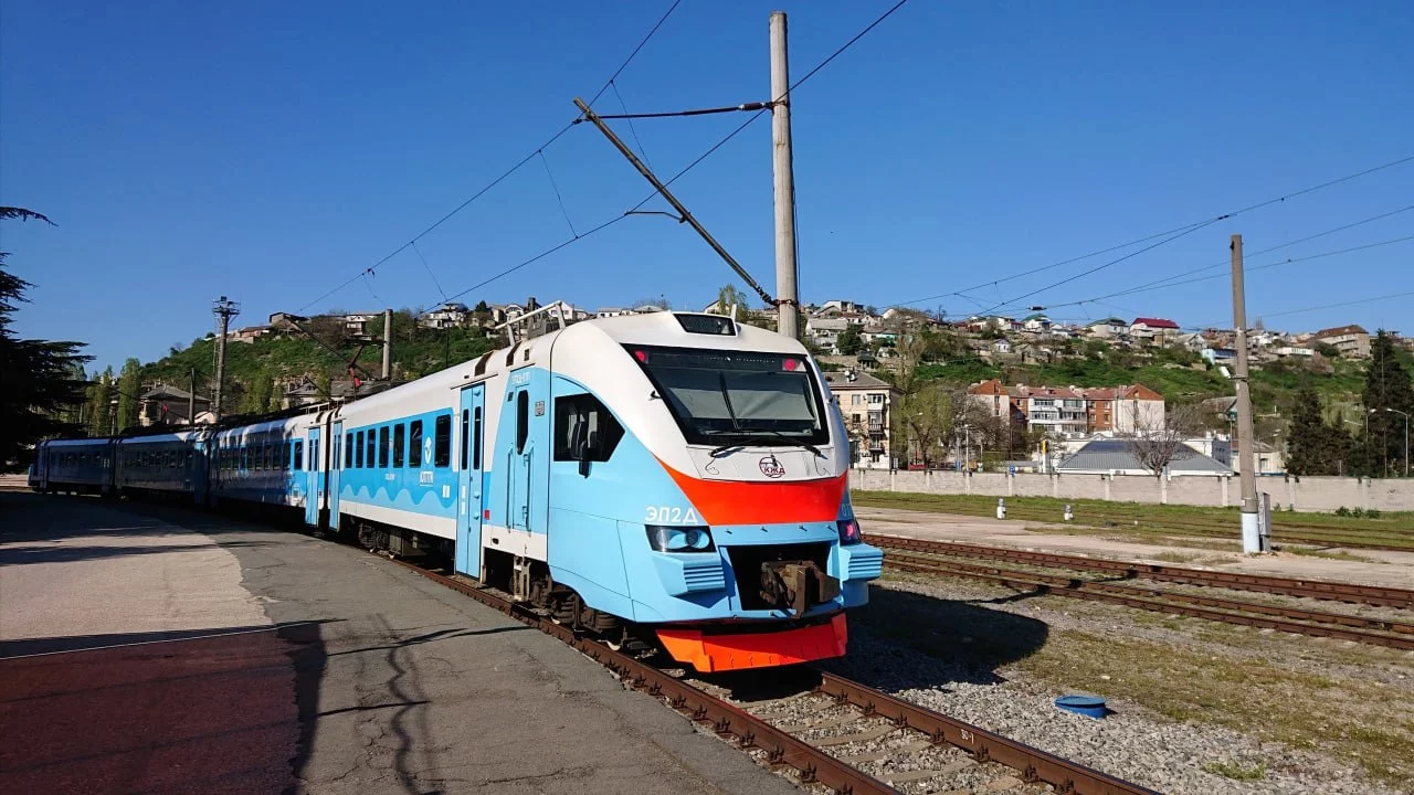 Возобновлено движение по железной дороге в Крыму