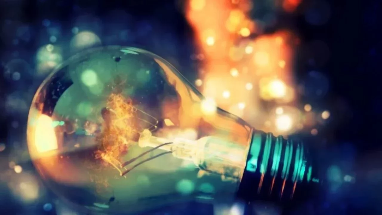 Власти Севастополя выделили генератор жителям Фиолента, оказавшимся без света></div>
	<div class=