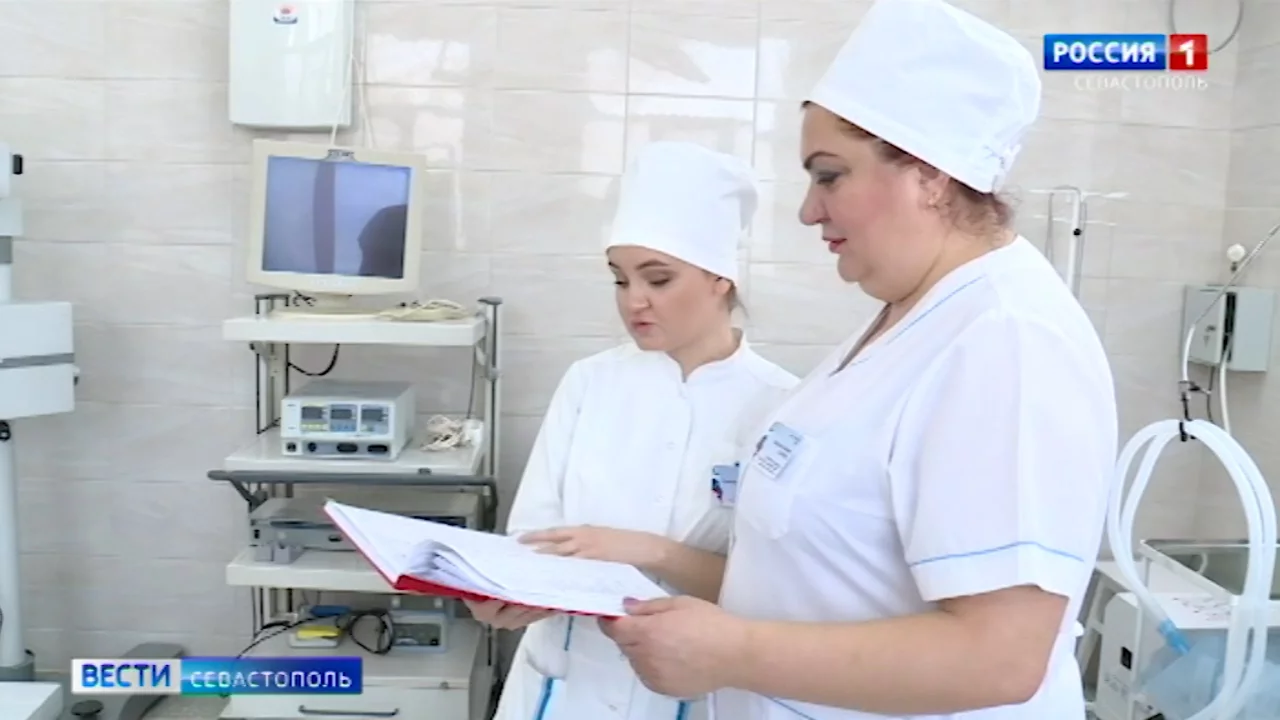 В севастопольском военном госпитале поздравляют медсестер и женщин-врачей