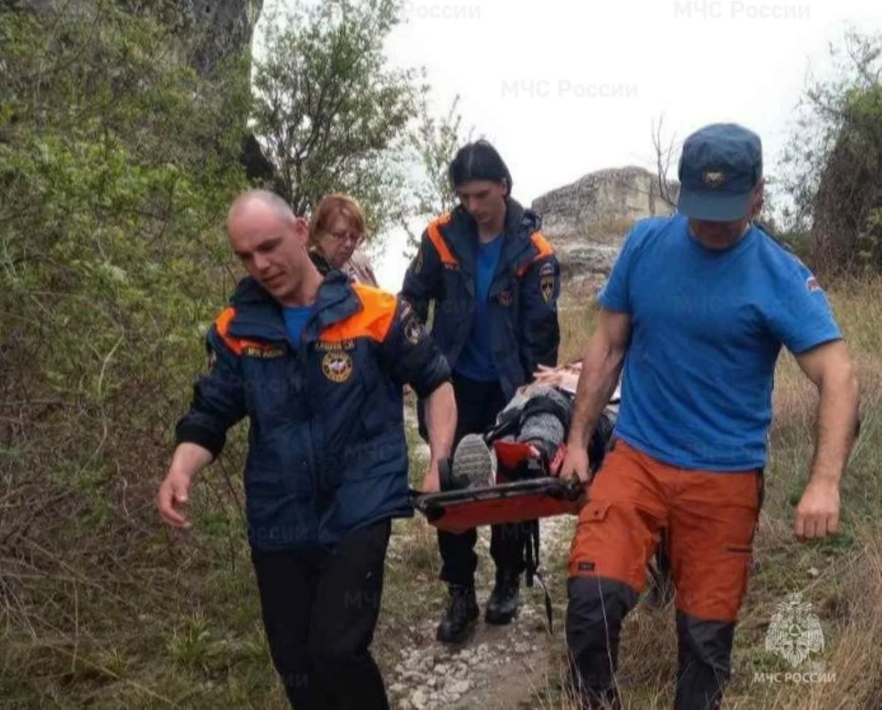 У Бахчисарайских сфинксов в Крыму спасатели нашли женщину с травмой></div>
	<div class=