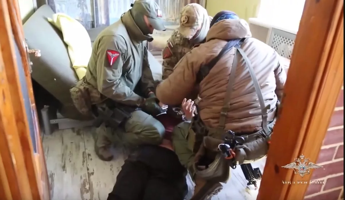 Банду «чёрных риелторов» задержали в Крыму></div>
	<div class=