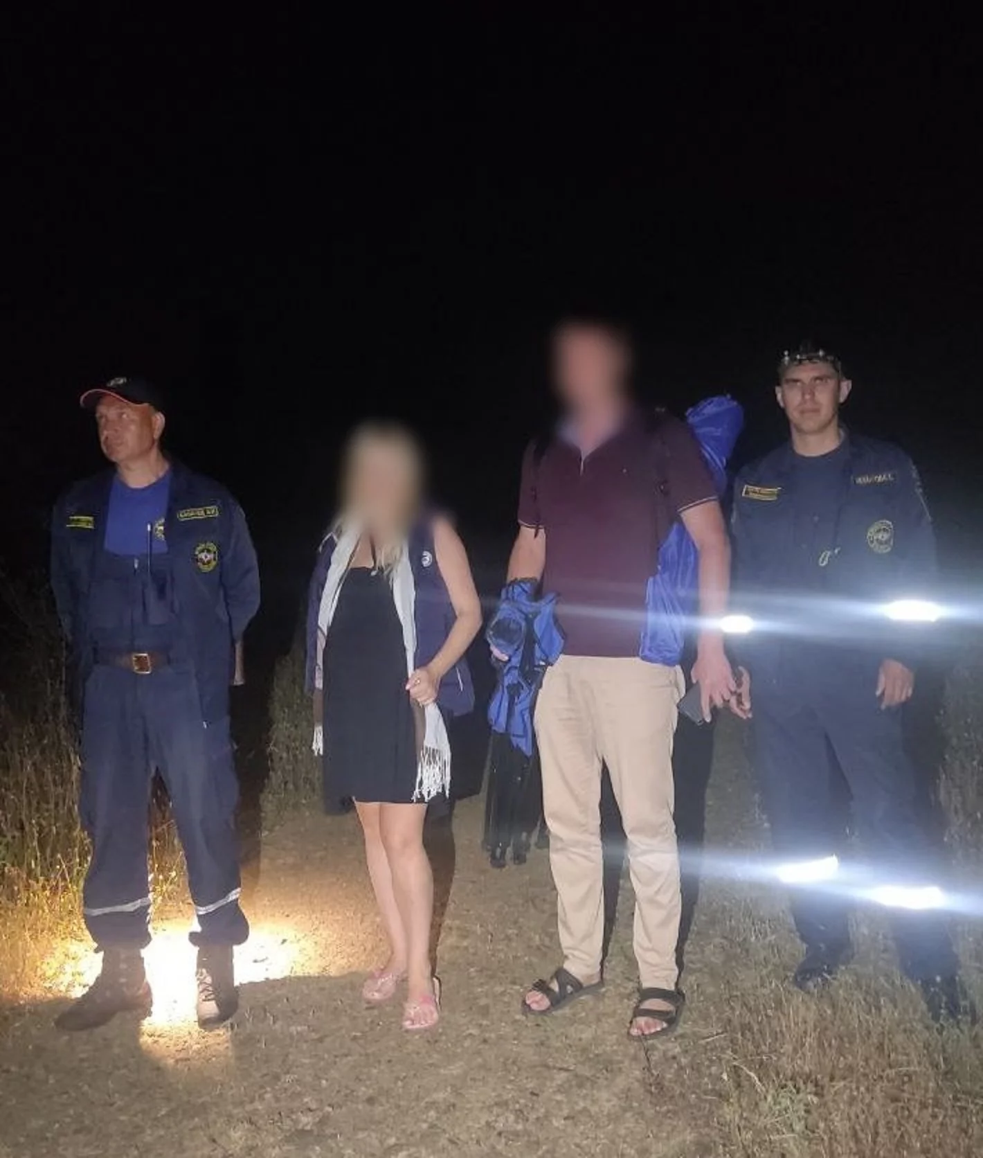 В Крыму рычание диких животных в лесу испугало семейную пару></div>
	<div class=