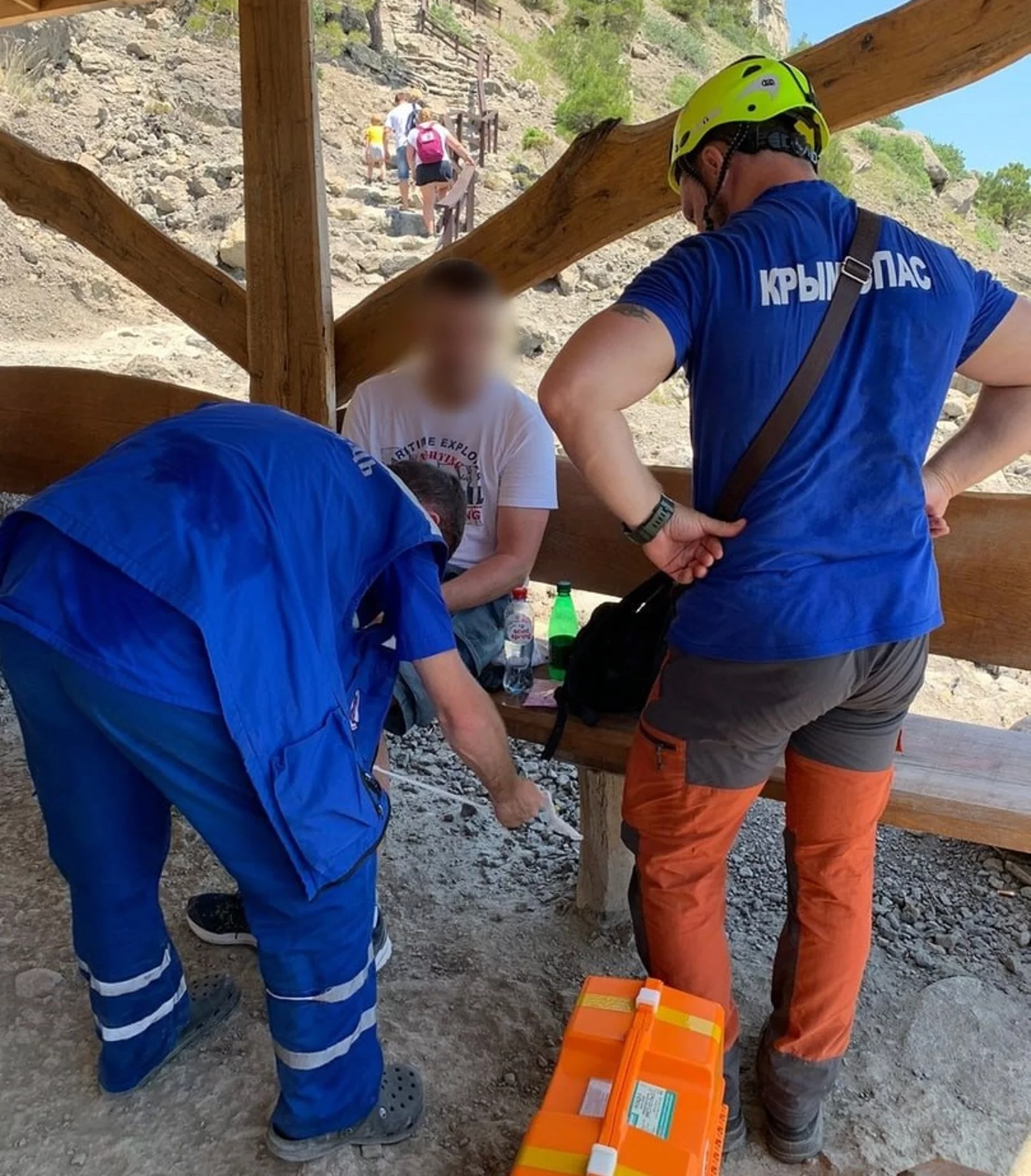 Мужчина травмировал ногу на Тропе Голицына в Крыму></div>
	<div class=