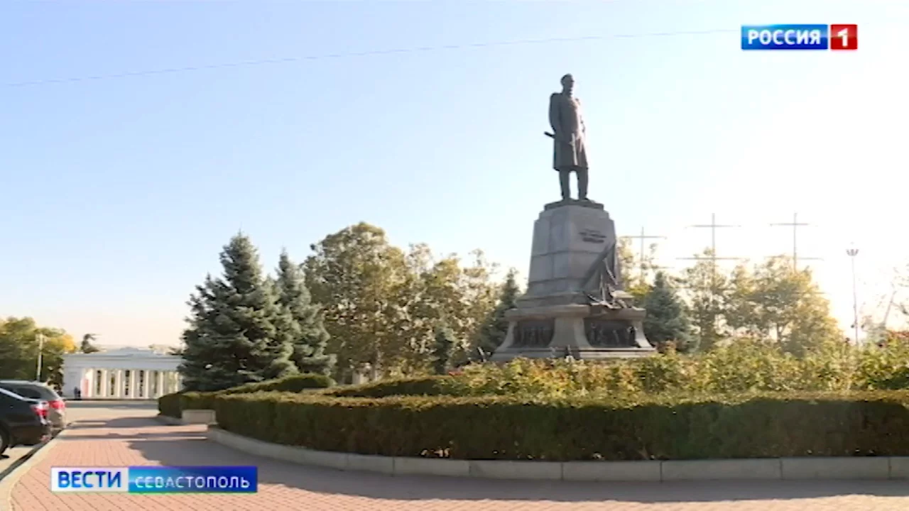 В День ВМФ в центре Севастополя ограничат остановку и стоянку транспорта></div>
	<div class=