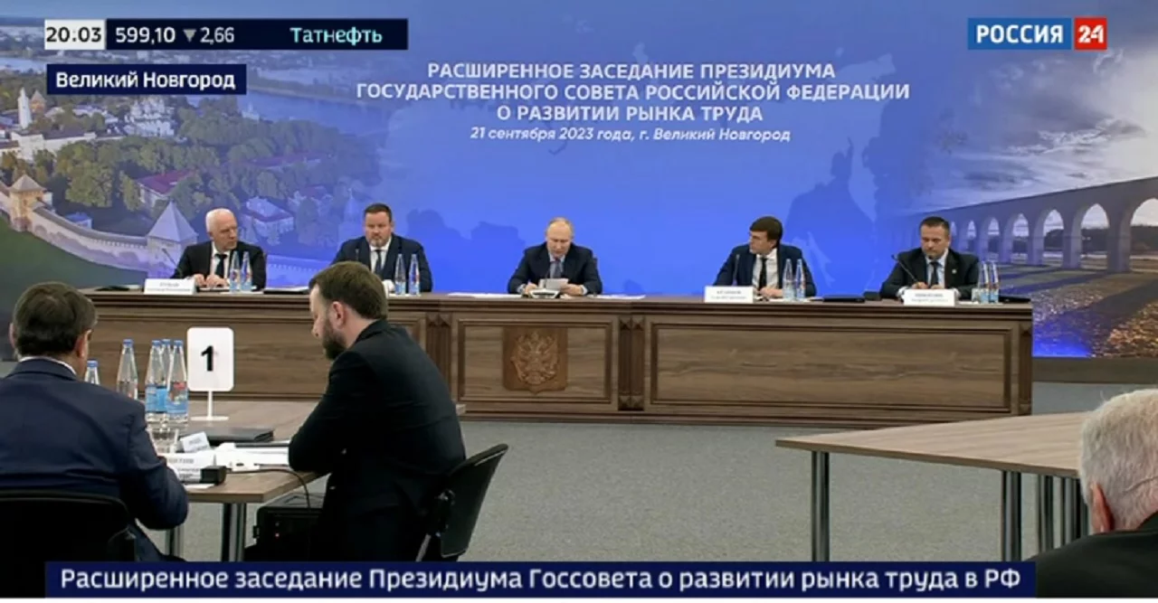 Губернатор Севастополя участвует в расширенном заседании Госсовета></div>
	<div class=