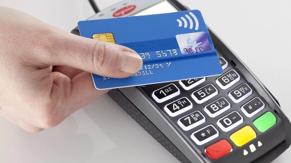 В Крыму пенсионер расплачивался в магазинах чужой банковской картой></div>
	<div class=