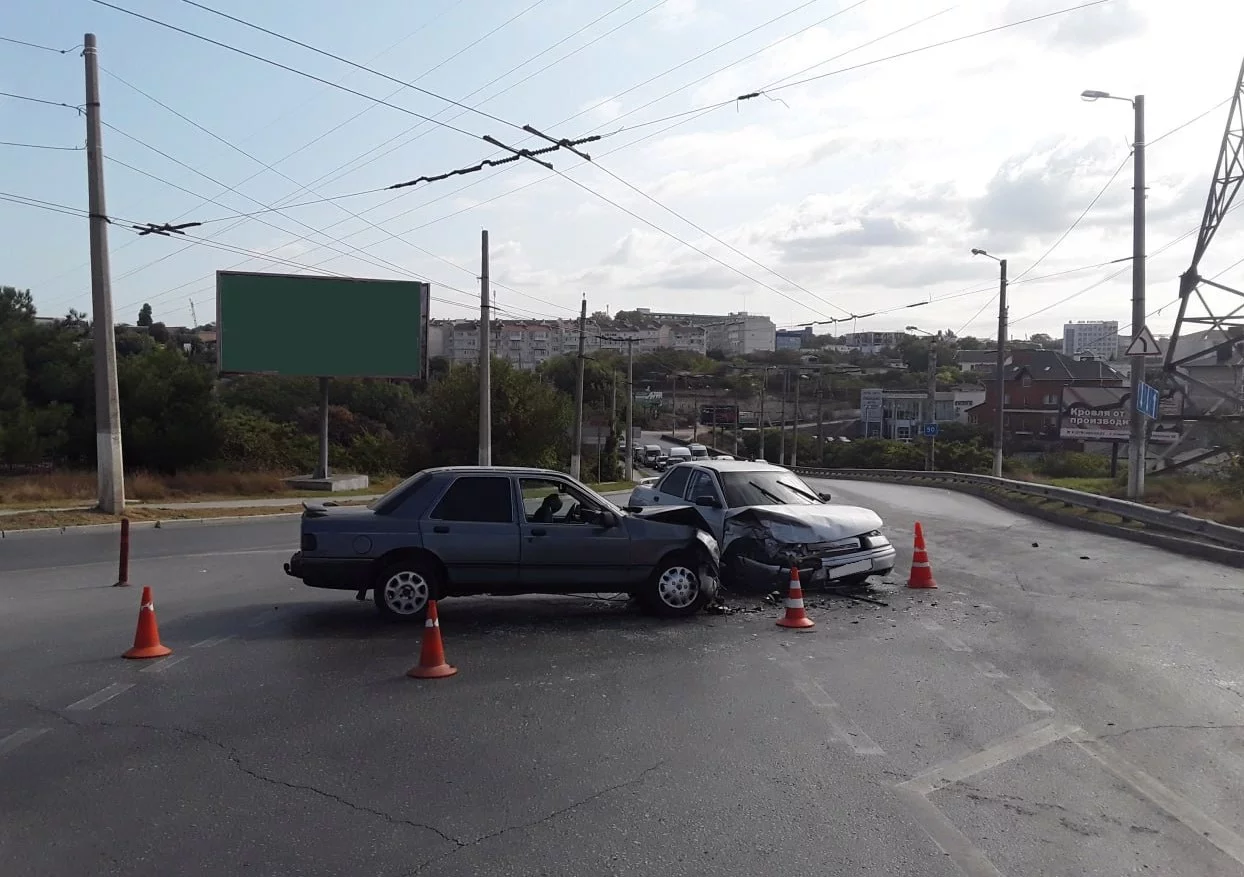 Четыре человека пострадали в ДТП в Севастополе></div>
	<div class=