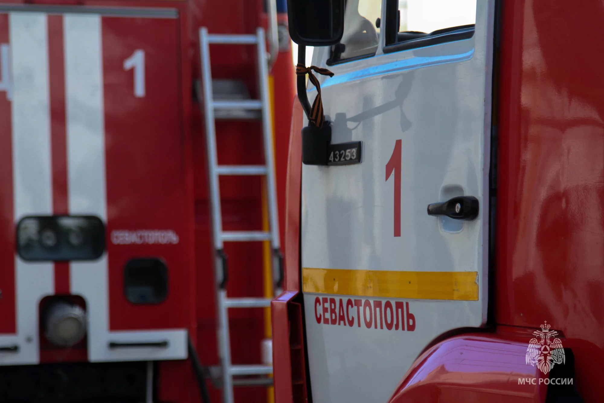 Два человека погибли на пожаре в Севастополе></div>
	<div class=