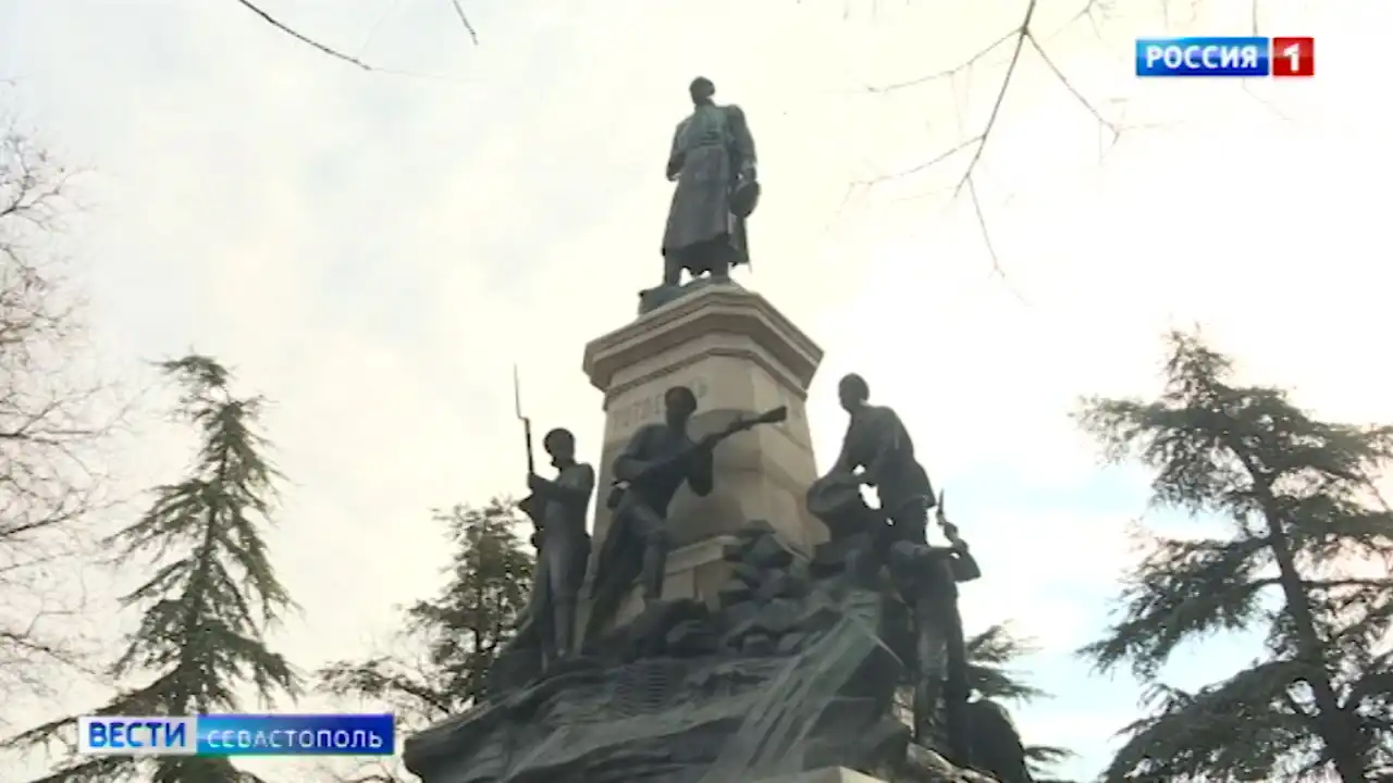 В Севастополе продолжаются реставрационные работы на Историческом бульваре></div>
<div class=