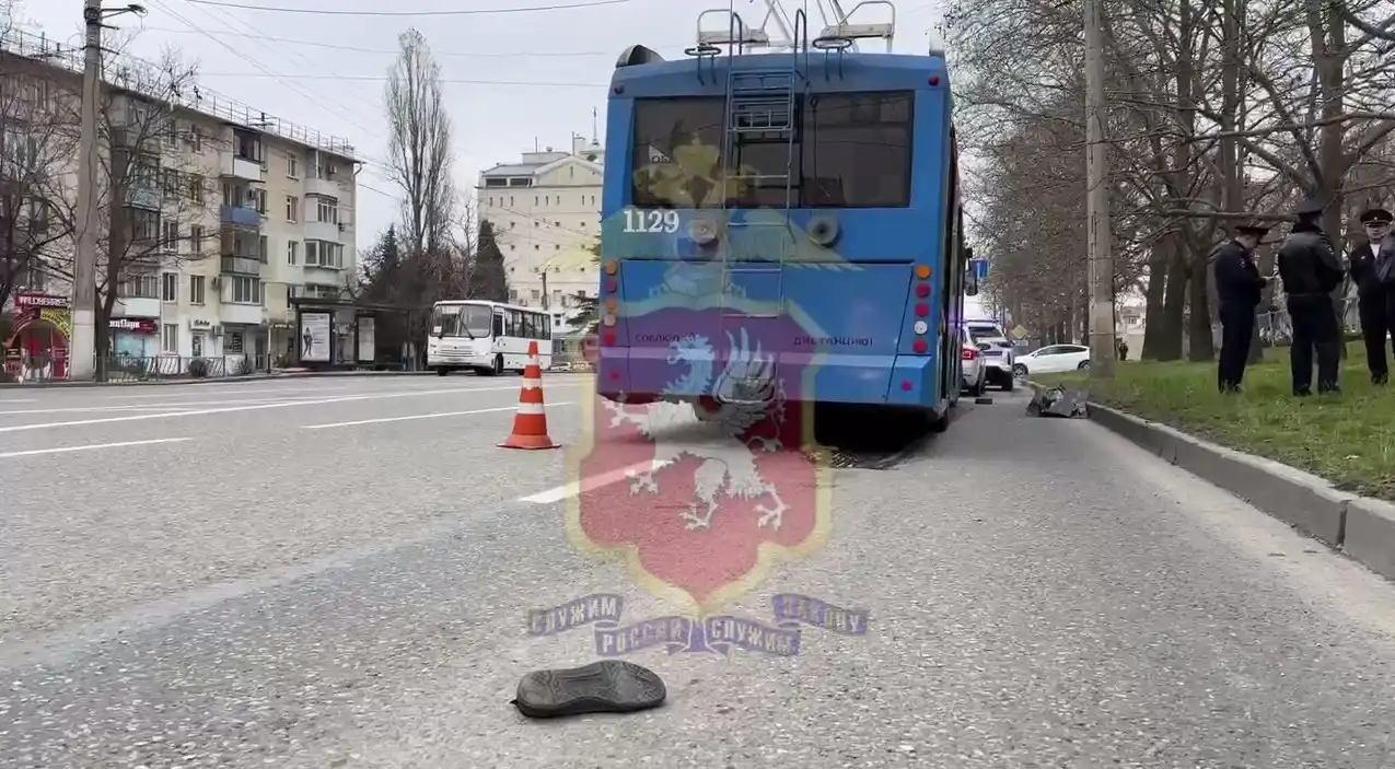 В Севастополе троллейбус насмерть сбил 27-летнего пешехода
