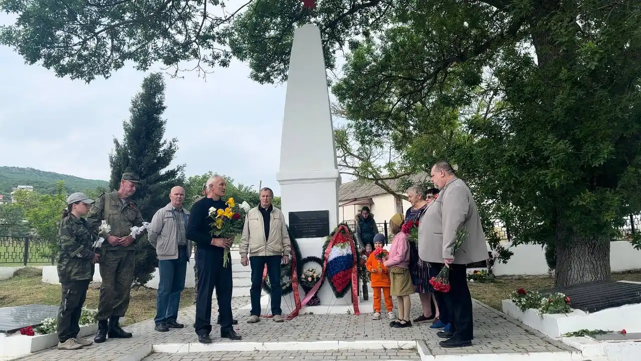 В Оборонном прошло открытие Памятной доски Сергиенко Владимира Емельяновича