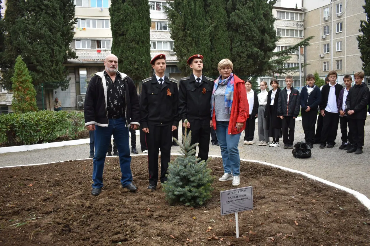 Памятная акция «Дерево Героя» прошла в Алуште></div>
	<div class=