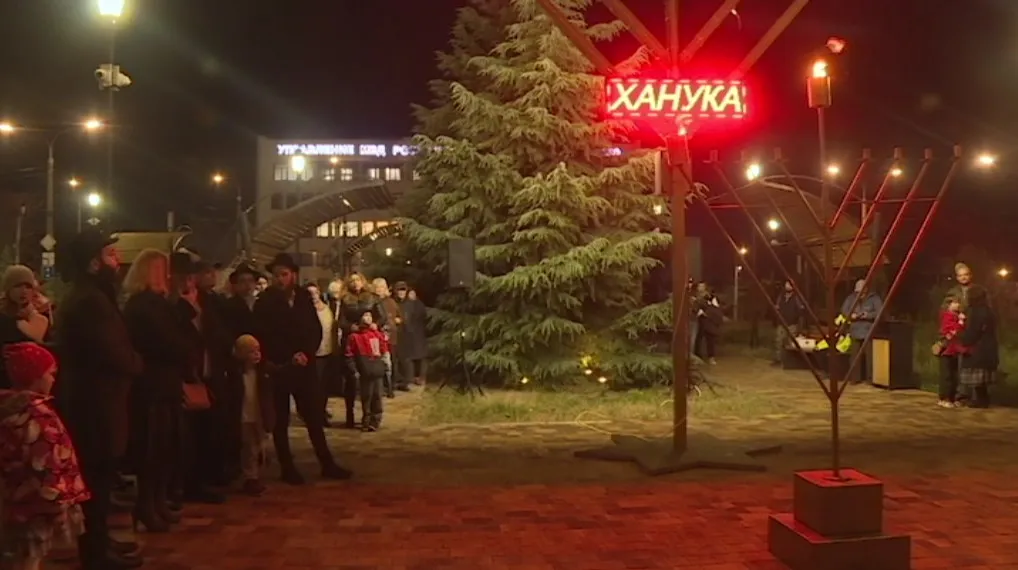 В Севастополе зажгли первую свечу в честь еврейского праздника света — Хануки