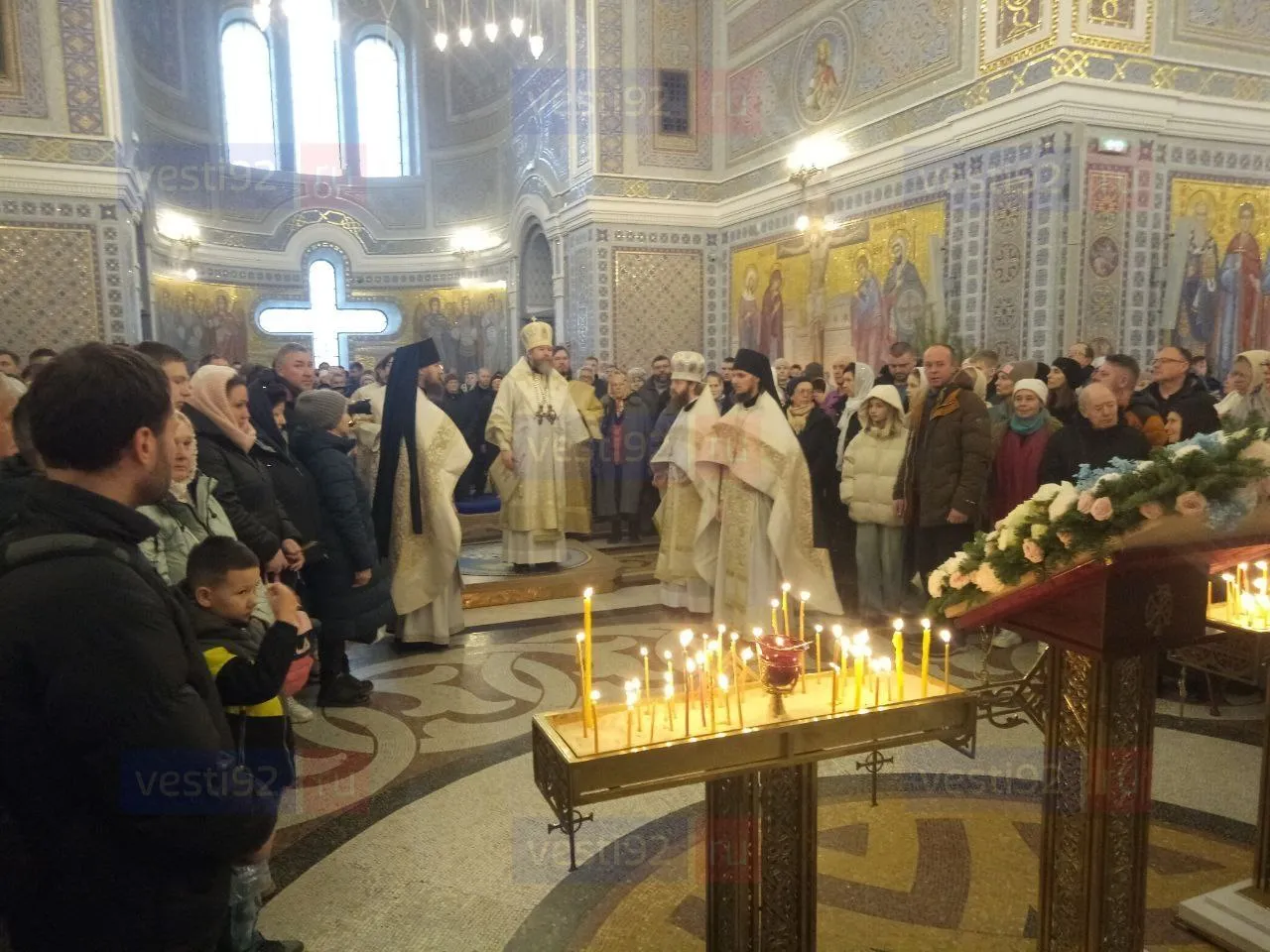 Владыка Тихон совершил всенощное бдение в Свято-Владимирском соборе