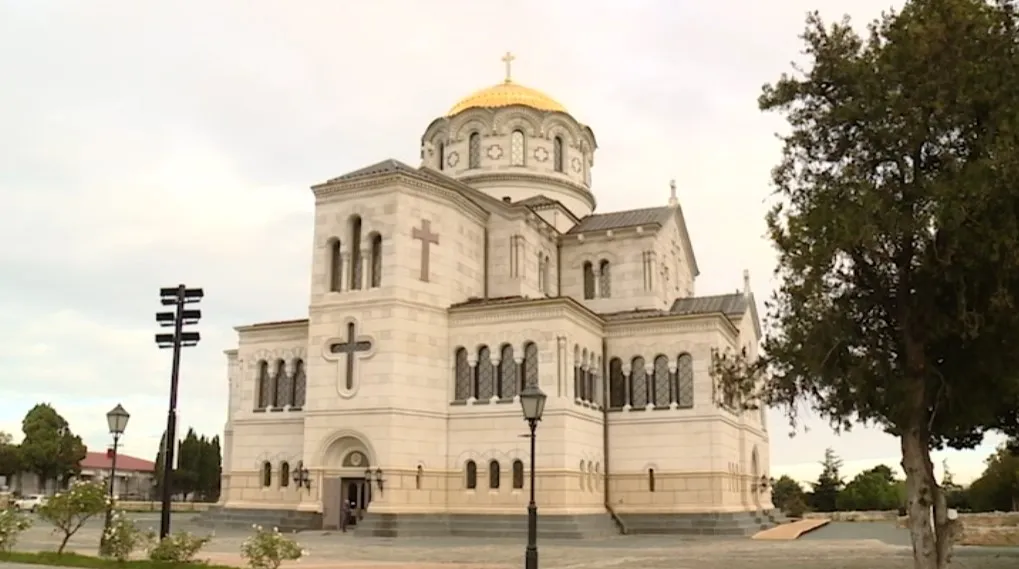 В Свято-Владимирский собор доставят ковчег с мощами Патриарха Московского и всея Руси Тихона></div>
<div class=