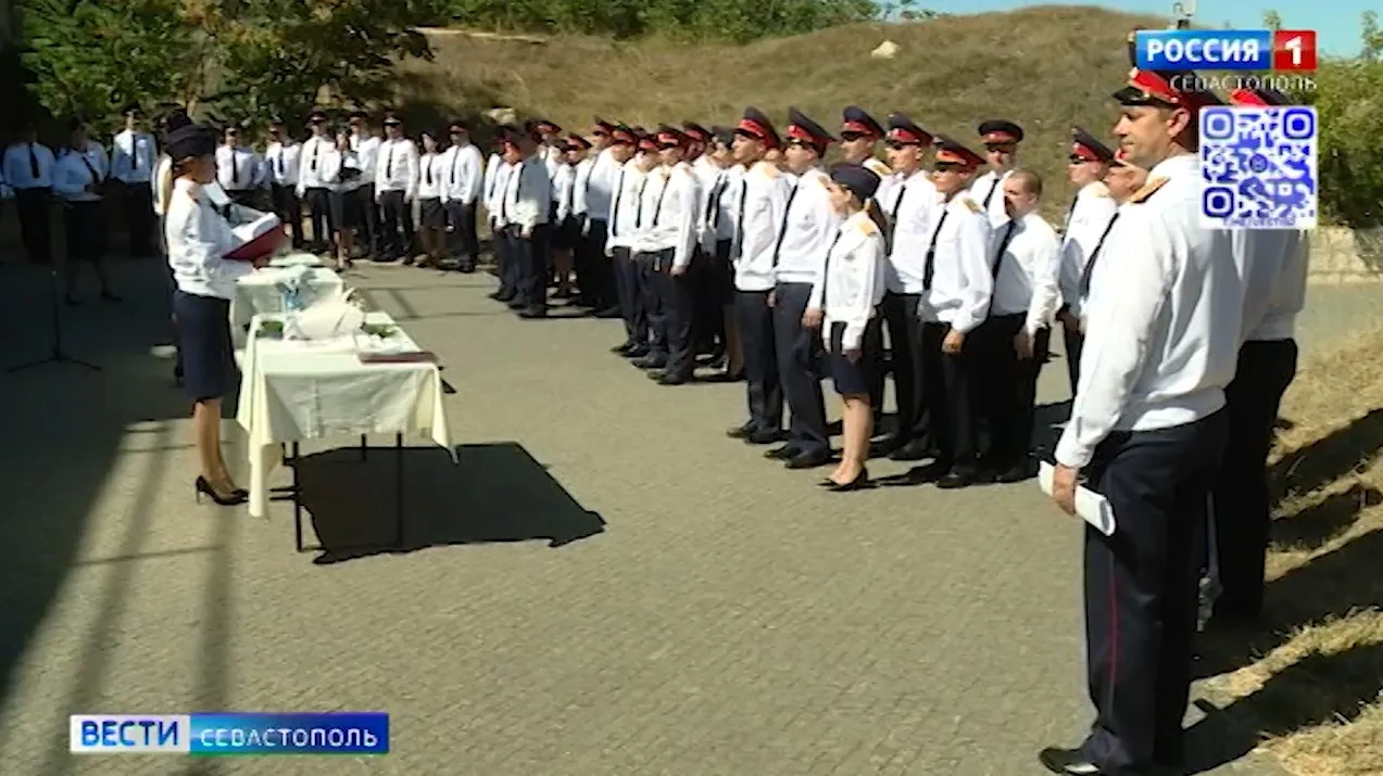 На 35-й береговой батарее приняли присягу 23 молодых офицера СК России></div>
<div class=