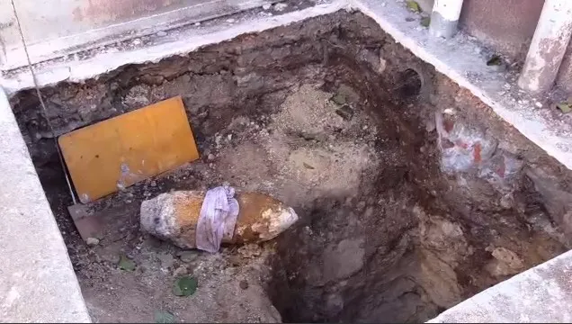 В Севастополе уничтожили авиабомбу времён Великой Отечественной войны></div>
<div class=
