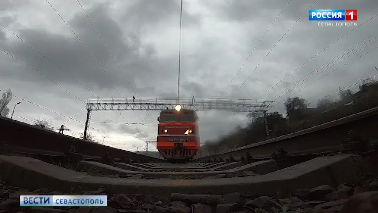 Задерживаются шесть поездов на направлении Крыма и Севастополя></div>
	<div class=