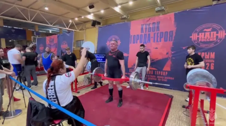 Спасатель из Севастополя установил новый рекорд России по пауэрлифтингу></div>
	<div class=