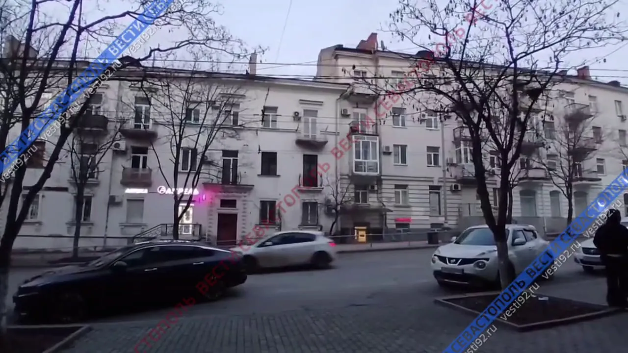 Аварийное состояние здания на улице Ленина в Севастополе устранят></div>
	<div class=