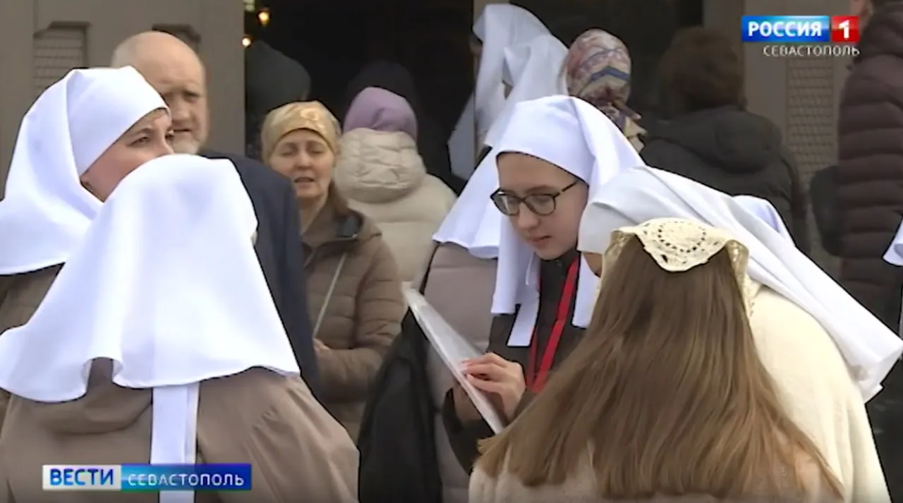 В Севастополе прошел первый слет сестер милосердия Крыма и Новороссии></div>
	<div class=