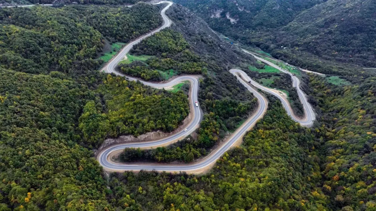 В 2026 году в России обновят более 340 дорог к туристическим местам></div>
	<div class=