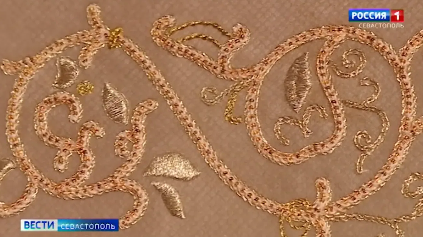 Севастопольская мастерица создала портреты писателей в старинной технике