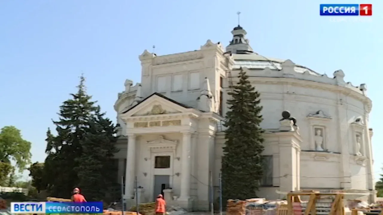 В здании Панорамы ведут работы по очистке помещений от нагара и копоти
