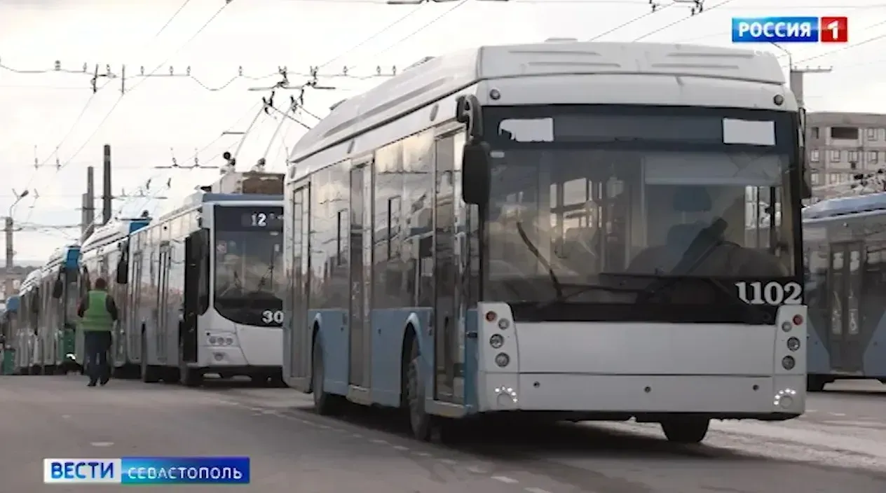 Энергоситуация осложнила жизнь Севастополя: троллейбусы сбиваются с графика, маршрут 10К готовят к изменениям></div>
<div class=