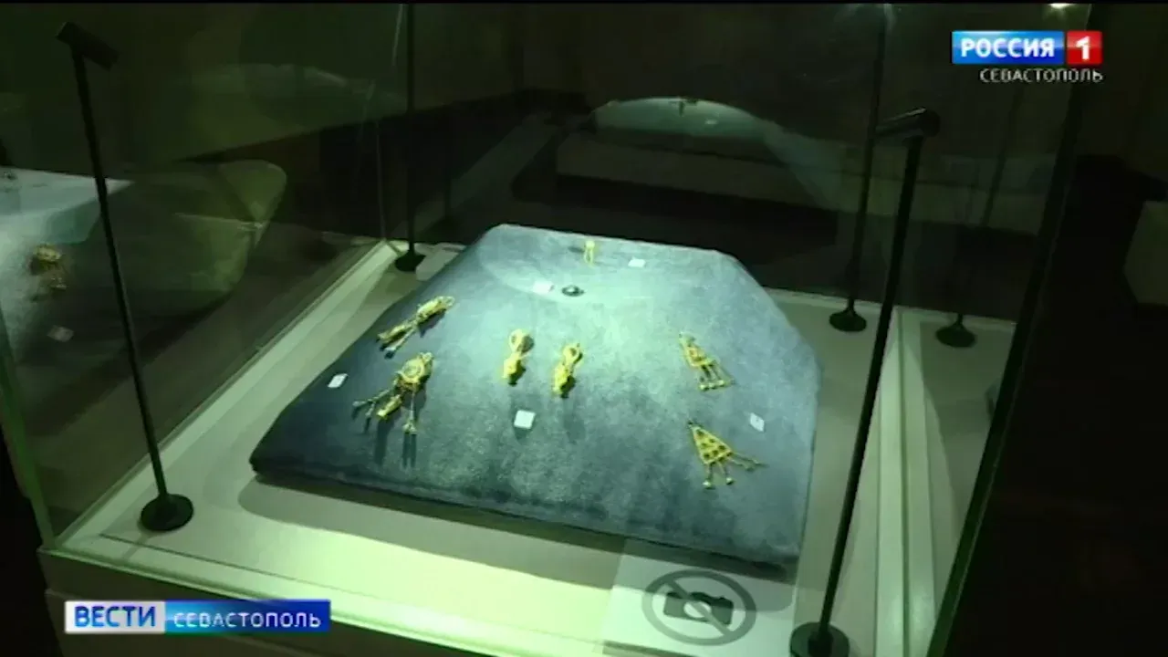 Иммерсионная выставка о скифском золоте из Крыма открылась в Санкт-Петербурге></div>
<div class=