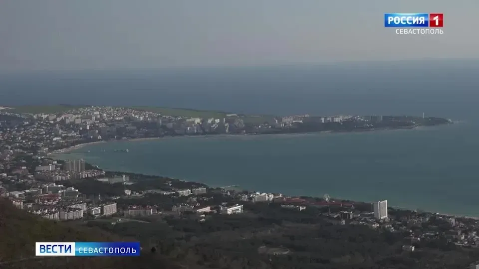 Алупка приняла на 80% больше туристов, чем в 2023 году></div>
<div class=